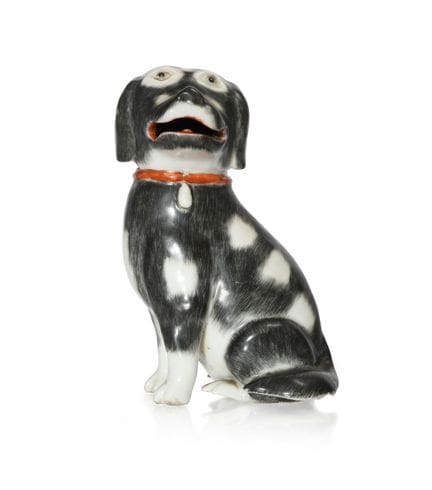 FIGURINE DE CHIEN EN PORCELAINE, XIXe SIÈCLE, déco