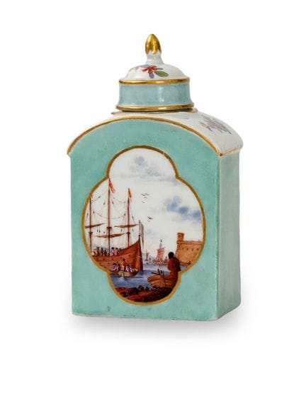 PORCELAIN TEA BOX, MEISSEN, CA. 1740, decorated wi
