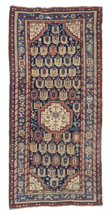 SHIRVAN (CAUCASE)
De fabrication ancienne. 266 x 1