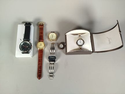 Collezione di sei orologi da polso con movimento a