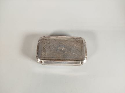 Tabatera rectangular de plata de 950 milésimas con
