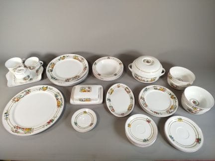 VILLEROY &amp; BOCH：玻璃瓷餐具套装，Mon Jardin 系列，白色底色上饰有彩
