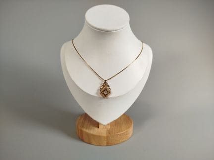 Colgante de oro amarillo de 18 quilates (750) con 