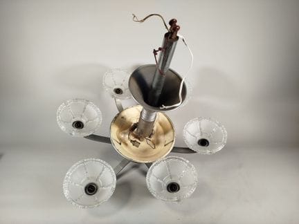 Lustre moderniste en métal chromé à six bras de lu