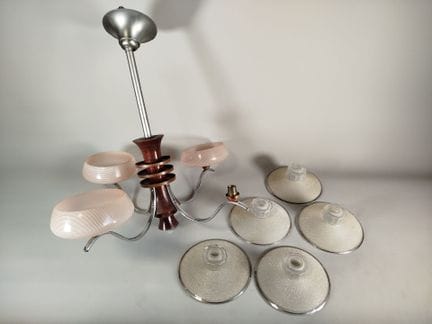 Lustre moderniste à quatre bras de lumière en méta