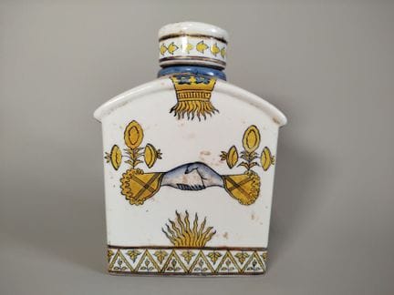Caja de té con tapa de porcelana, de sección recta