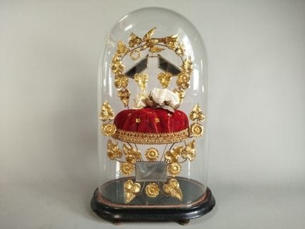 Globe de mariée comprenant une cloche ovale en ver