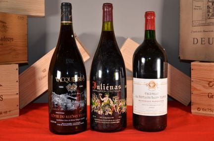 三款大瓶装葡萄酒组合，包括：1986年份瓦克耶拉斯（Vacqueyras）罗讷河谷村庄级（Côte 