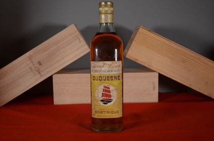 杜克森陈年潘趣酒，采用马提尼克岛“Val d'or”10年朗姆酒（40°）酿制，一瓶旧酒，未标注容量