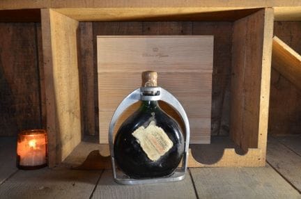 伯纳德七世-杜卡斯坦阿马尼亚克酒，70厘升装，原装金属支架（标签破损严重）