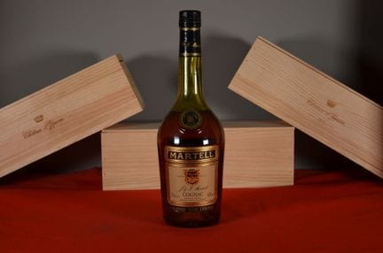 马爹利三星干邑，标有“Grande Fine Cognac”字样，酒精度40%，70分升装（液位至瓶