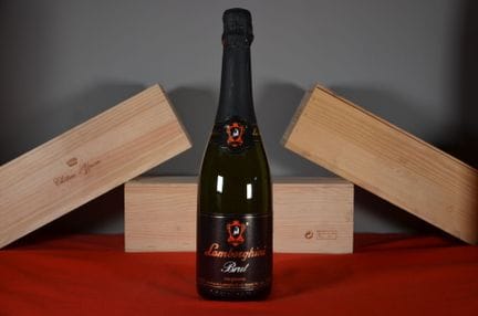 Vino espumoso italiano «Lamborghini» brut, una bot