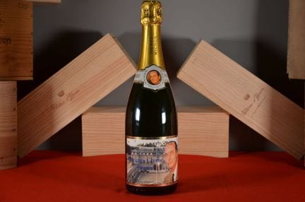 Champán Pierre Mignon, con etiqueta y collarín con