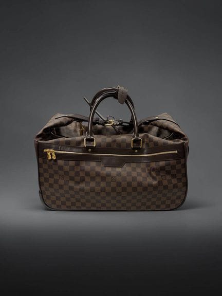 LOUIS VUITTON
Bolso de viaje modelo Eole con rueda