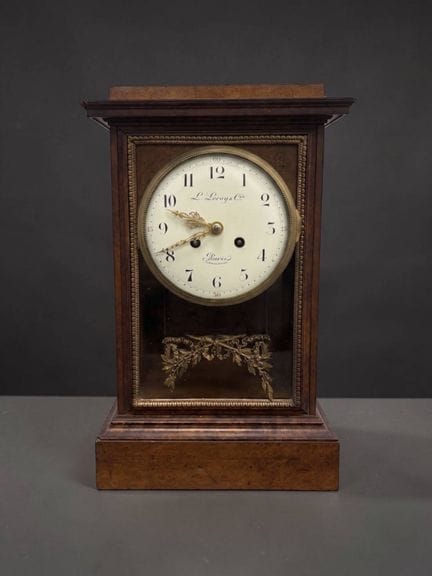 L. LEROY &amp; Cie
Reloj de sobremesa de madera, c