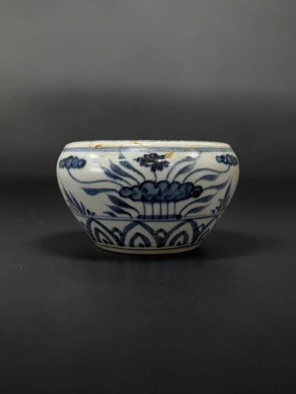 CHINA - Siglo XIX o posterior
Jarrón de loza con d