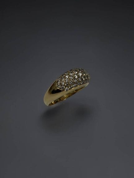18K yellow gold (750/1000) ring with diamond chips