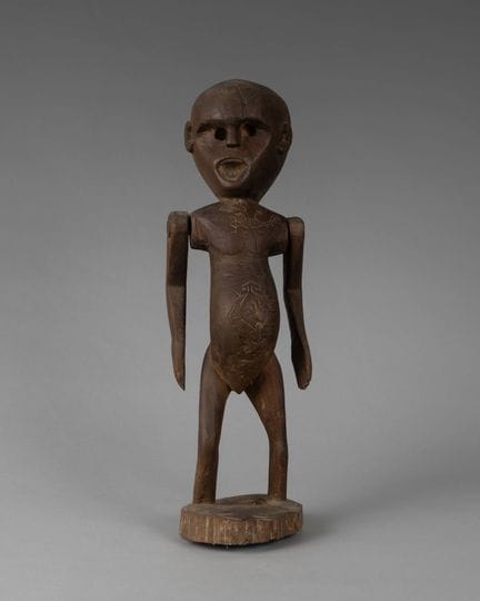 Statue mit Gelenkarmen Timor
Indonesien
Holz
Höhe: