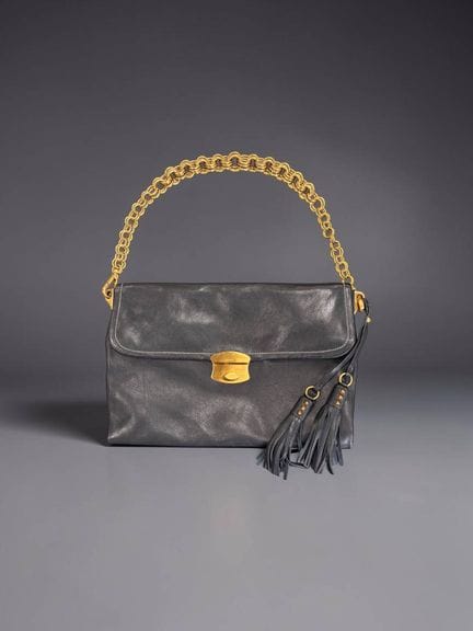 PRADA
Borsa a tracolla in morbida pelle di vitello