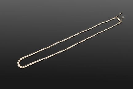 Collana di perle, presumibilmente in parte di alta