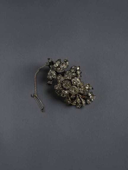 Spilla a forma di bouquet in oro rosa 18 carati (7