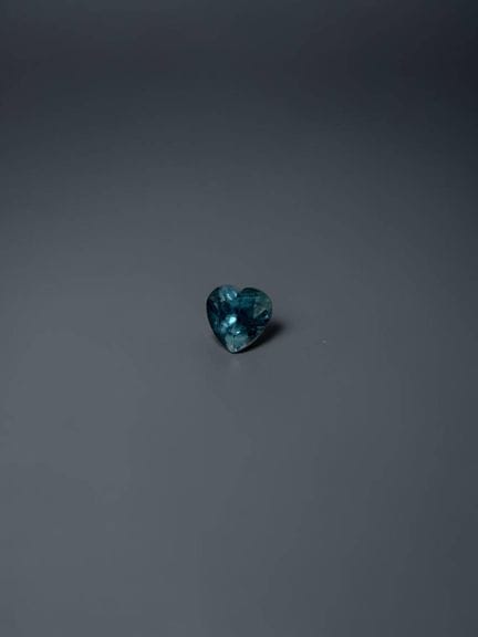 Blue topaz, heart-shaped, 4.1 × 4.1 mm, approximat
