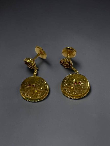 Coppia di orecchini pendenti in oro giallo 18 cara