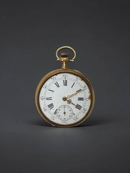 18K yellow gold (750/1000) pocket watch
Round case