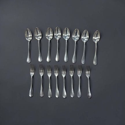 Juego de 8 cucharas y 8 tenedores de plata (950/10