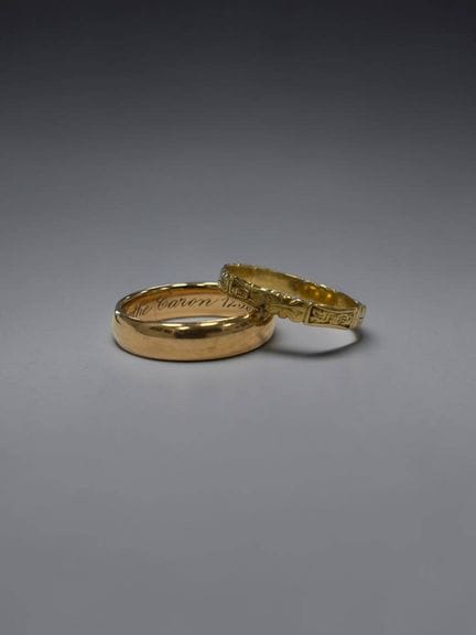 Set in 18K yellow and rose gold (750/1000), consis