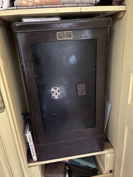 DELARUE, 60, Rue de Réaumur, Paris
Tresor. 
Höhe: 