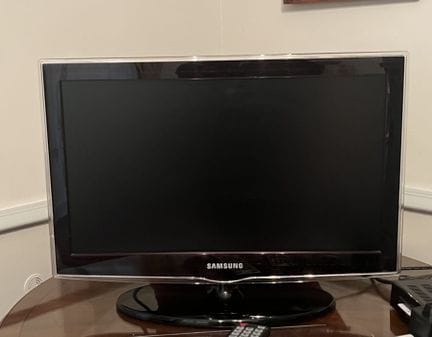 SAMSUNG
Pantalla de televisión. 
34,5 x 54 cm. 
Ta