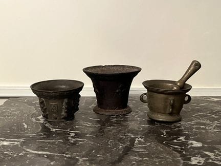 SET di tre mortai, del XVIII e XIX secolo
- Uno in
