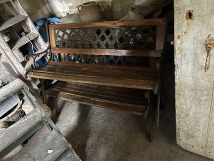 DEUX BANCS en bois et métal
