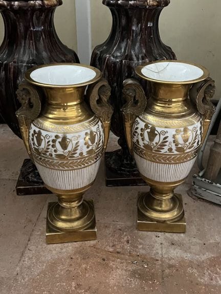 PARÍS
Par de jarrones Médicis de porcelana blanca 