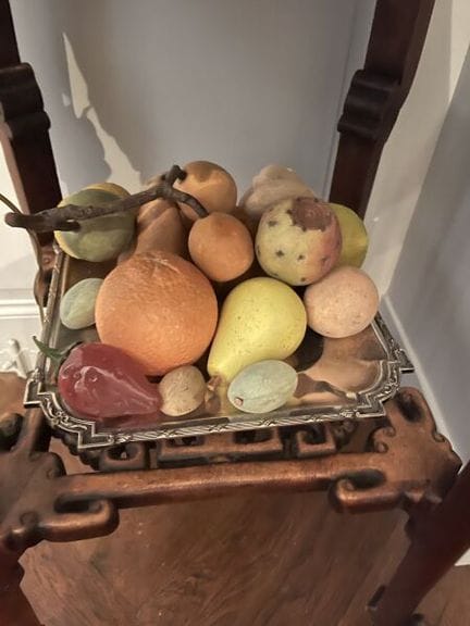 LOT de fruits en trompe-l'œil en pierre dure peint