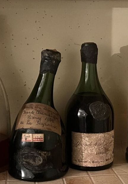 Lote de dos botellas que incluye:
- Ciruela de 194