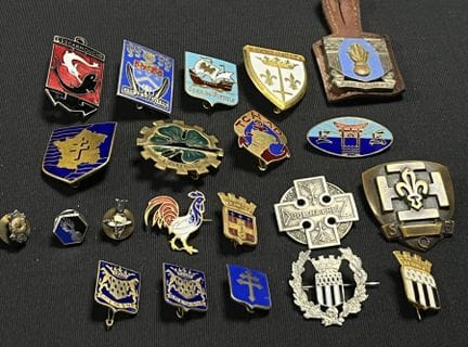[Militaire]. [France]. Petit LOT de TREIZE INSIGNE