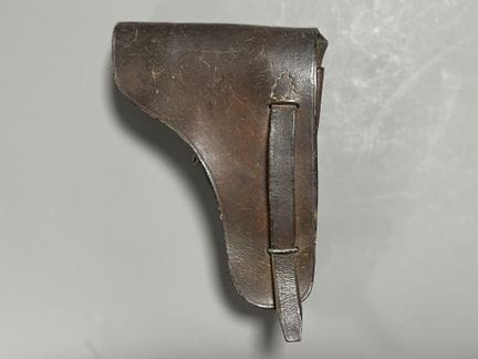 ETUI holster de pistolet en cuir brun.
19 x 14 cm 