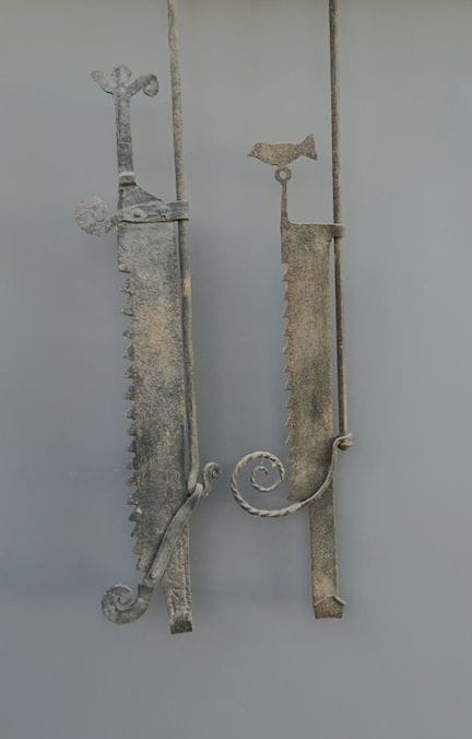 [Art populaire]. ENSEMBLE de DEUX CREMAILLERES de 
