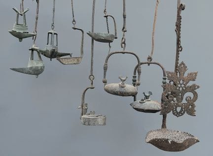[Art populaire]. LOT de NEUF LAMPES à huile de min