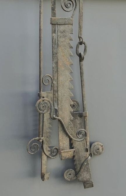 [Art populaire]. ENSEMBLE de TROIS CREMAILLERES de
