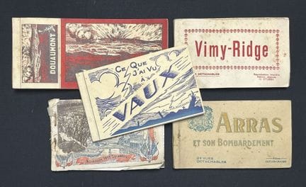 [Militaria]. LOT de SIX carnets de CARTES POSTALES