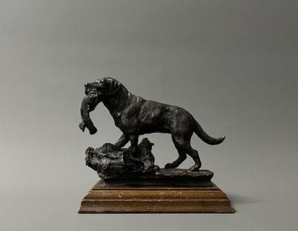 École du XIXe
Chien au rapport.
Épreuve en bronze 