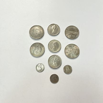 Dieci monete d’argento. Uruguay: due da 100 pesos 