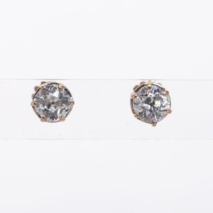 A pair of 18K yellow gold screw-back earrings, eac