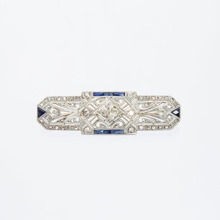 Art Deco brooch in the shape of a plaque, crafted 