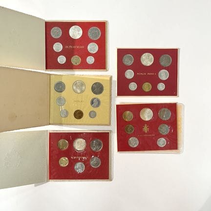 Cinque serie di monete vaticane “proof” in argento