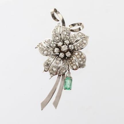 Pin in 18 K white gold sculpted flower-shaped, wit