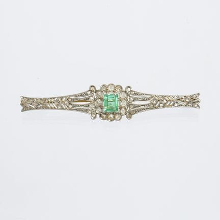 Art Deco bar-style brooch in 18K white and yellow 